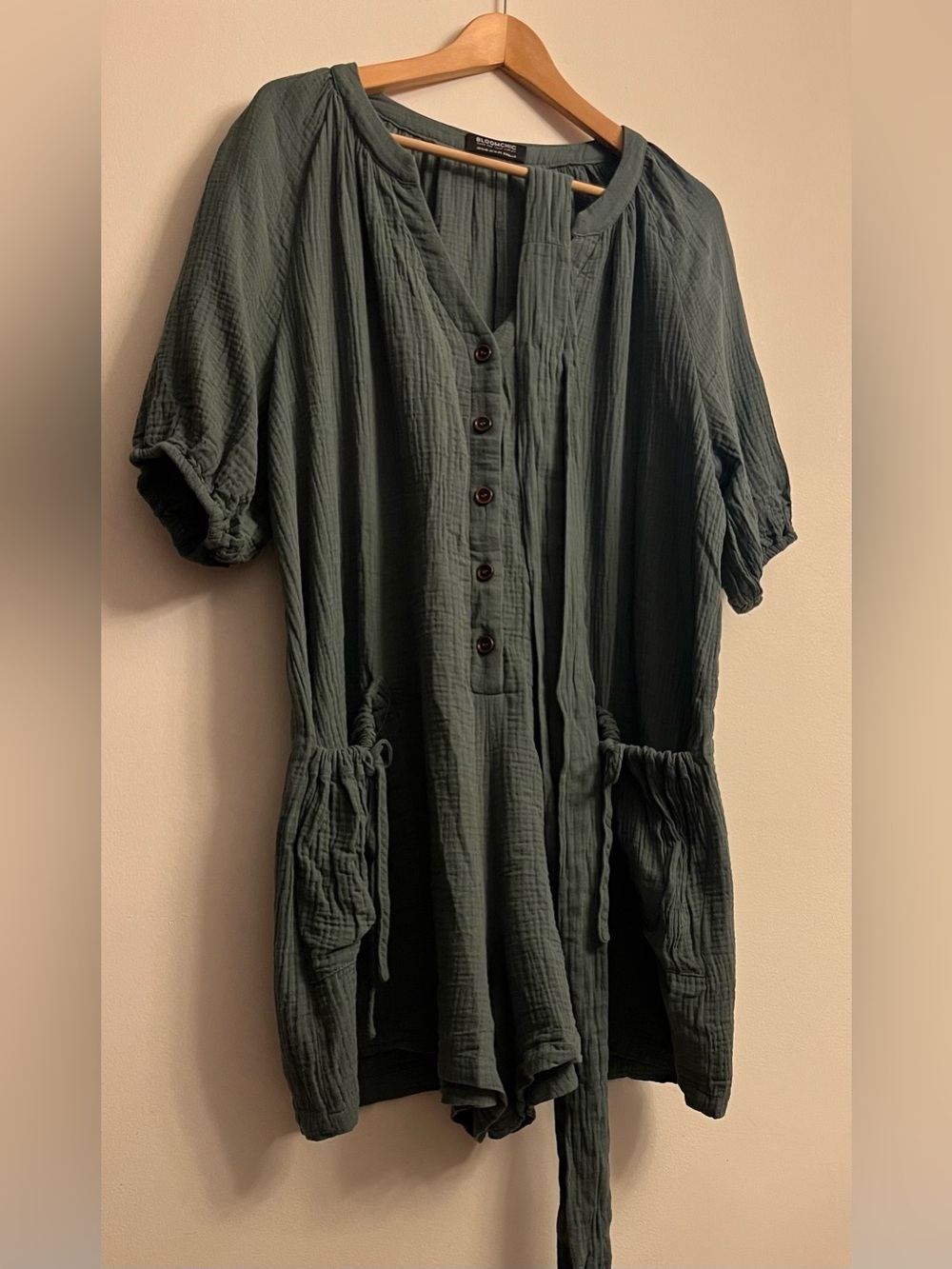 BloomChic Sage Green Cotton Gauze Button-Front Romper Size 14-16